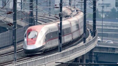 Masinis Whoosh Indonesia Dapat Pujian dari Pemerintah Cina Karena Mampu Operasikan Kereta Cepat Hingga 350 Kilometer per Jam