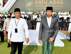 Ngakunya Nganter Surat Undangan Munas, Ketum PBNU Temui Jokowi di Istana Senin Malam