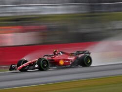 FORMULA 1 — Bersaing Ketat dengan Verstappen dan Norris, Sainz Pimpin Latihan Bebas Kedua di GP Italia