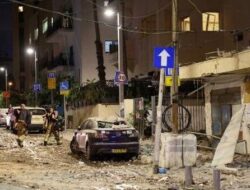 Ribuan Korban Bergelimpangan di Jalur Gaza