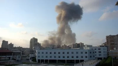Tentara Israel Jatuhkan Bom ke Rumah Penduduk dan Gedung di Khiyam Lebanon Selatan