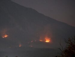 Hutan Lereng Gunung Agung Bali Terbakar Akibat Panas Sinar Matahari