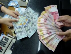 Rupiah Jatuh ke Rp15.798 di Kamis Pagi, Ini Penyebabnya