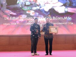 Sabet Penghargaan Legislator Peduli UMKM dan Kesejahteraan Masyarakat Desa KWP Award 2023, Ibas: I Am Very Lucky