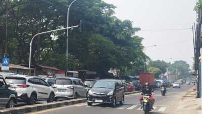 Hari Pertama Libur Panjang Diwarnai Kecelakaan Dua Kendaraan di Tol Jagorawi