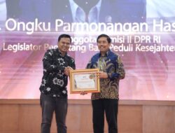 Raih Penghargaan KWP Award, Ongku Parmonangan Hasibuan Berharap Bisa Giat Lagi Perjuangkan Kepentingan Rakyat
