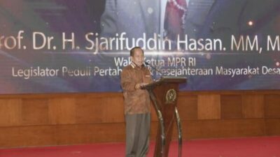 Syarief Hasan Raih Penghargaan Legislator Peduli Pertahanan dan Kesejahteraan Masyarakat Desa