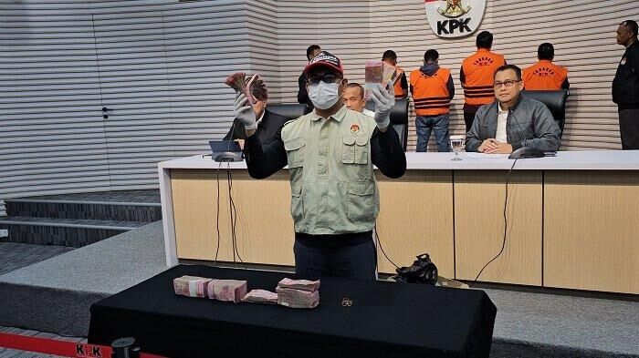 kpk tetapkan Kasi Pidsus dan Kejari Bondowoso jadi Tersangka