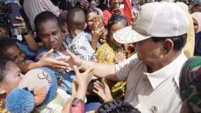 Keseruan Prabowo bersama Emak-Emak di Papua, Bumil Ngidam Selfie dengan Prabowo