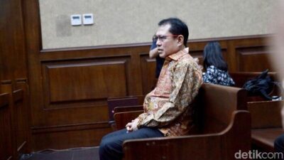 Sekretaris MA Didakwa Terima Suap Rp11,2 Miliar dan Gratifikasi Rp630 Juta