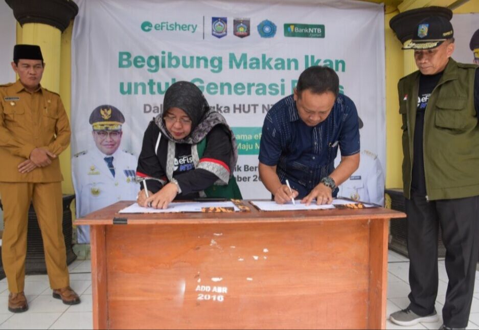 Atasi Stunting, Wakil Bupati Loteng Apresiasi Program Makan Ikan di Aik Berik