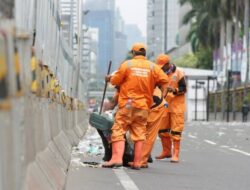 DKI Kerahkan 1.680 Petugas Jaga Kebersihan Jakarta Saat Natal 2023