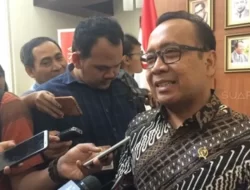 Mensesneg: Belum Sampaikan Surat Pengunduran Diri, Mahfud Minta Bertemu Jokowi