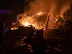 PERANG UKRAINA — Rusia Bombardir New York, Tiga Orang Terluka