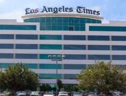 Los Angeles Times PHK 100 Jurnalis