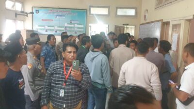 Tuntut Pengembalian Suara Di PPK, Aksi GPHRI Lombok Tengah di Warnai Kericuhan