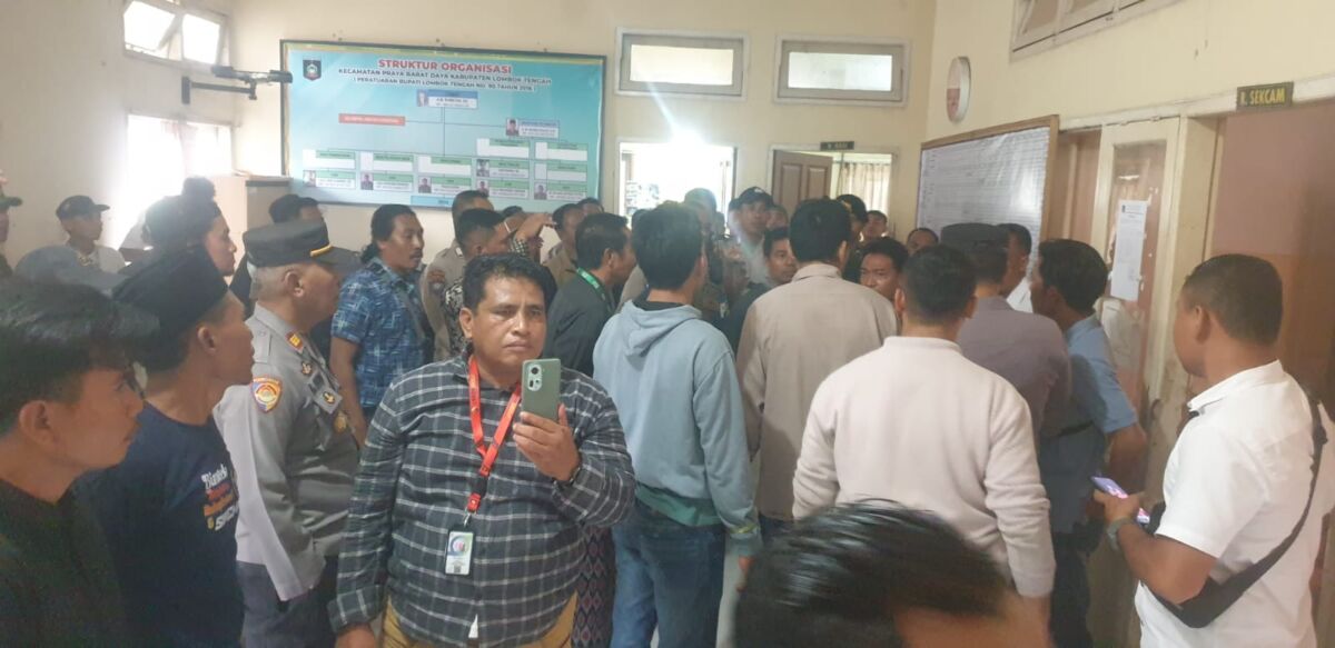Tuntut Pengembalian Suara Di PPK, Aksi GPHRI Lombok Tengah di Warnai Kericuhan