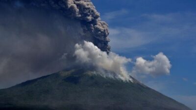 Gunung Ili Lewotolok Level Siaga, Pendaki Dilarang Naik