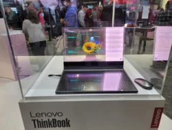MWC 2024 — Lenovo Tampilkan Inovasi Laptop Layar Transparan