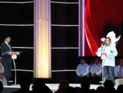 DEBAT CAPRES – Prabowo Setuju Usulan Anies Datangkan Profesor dari Luar Negeri untuk Mengajar di Indonesia