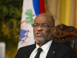 PM Haiti Mundur di Tengah Darurat Nasional Bentrok Gangster-Militer