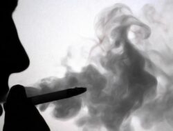 Vape Tak Boleh Dianggap Lebih Aman dari Rokok Konvensional, Begini Kata Dokter Pulmonologi
