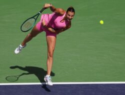 TENIS  — Singkirkan Raducanu di Babak Ketiga, Sabalenka Maju ke Babak 16 Besar Indian Wells