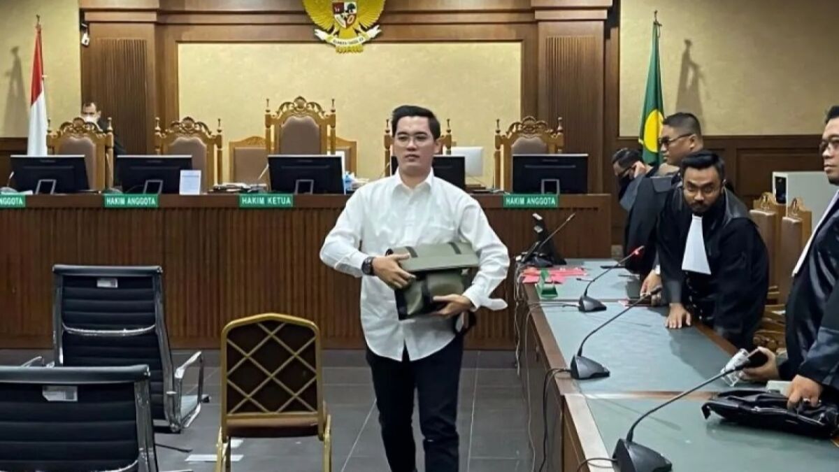 Hakim Vonis Dadan Tri Yudianto 5 Tahun Penjara