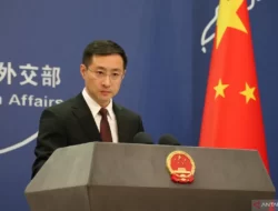 China Usut Penusukan Dosen AS