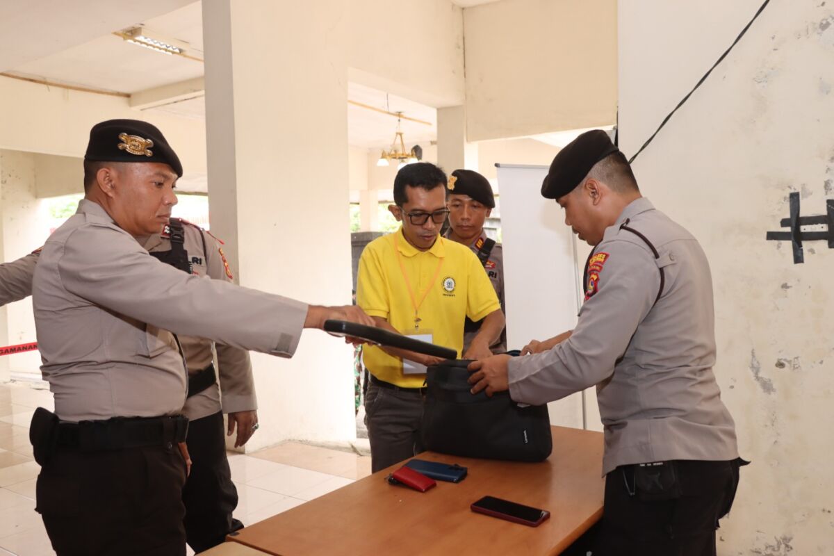 Polres Lombok Tengah Perketat Penjagaan Pleno Hasil Pemilu 2024 Tingkat Kabupaten