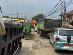 Polres Garut Razia 40 Truk Angkutan Pasir dan Batu