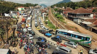 Puncak Arus Mudik Lebaran 2025 Melalui Jalur Darat Diprediksi Terjadi pada 28 Naret
