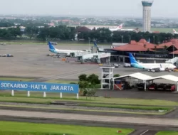 Gara-gara Pabrik Plastik Terbakar, 46 Pesawat Terpaksa Holding di Sekitar Bandara Soetta dan Satu Lainnya RTB