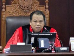 Hakim MK Minta DKPP ‘Buang’ Ketua KPU Jika Melanggar Etik Lagi