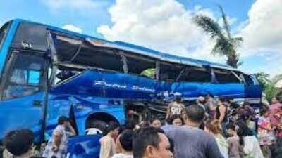 Korban Meninggal Kecelakaan KA Rajabasa Vs Bus 1 Orang