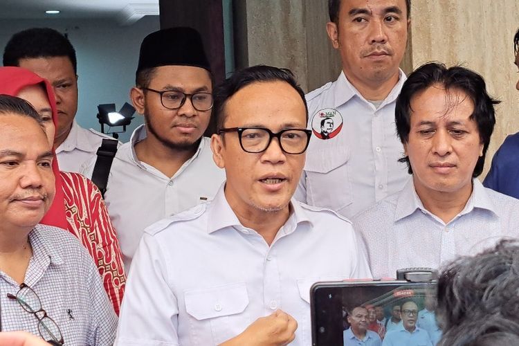 Respon Relawan Jokowi Atas Pernyataan Hasto soal Rencana Pertemuan dengan Mega