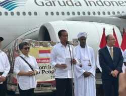 Jokowi Bantah Jika Ingin Rebut Posisi Ketum PDIP