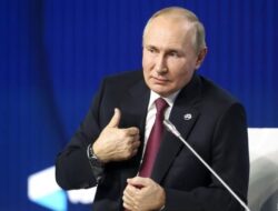 Sebut Trump Pria Pemberani, Putin: Rusia Siap Negosiasi Putaran Ketiga Perundingan Damai dengan Ukraina