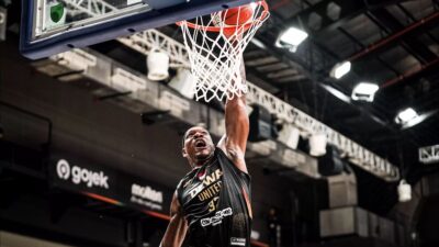 BOLA BASKET -- Dewa United vs Pelita Jaya, Laga Tim Terbaik di IBL 2024