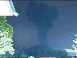 Erupsi Gunung Ibu Ciptakan Awan Abu