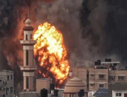 Utusan Pemerintah AS Sedang Bertemu Netanyahu, Tentara Israel Tetapi Gempur Jalur Gaza dengan Pesawat dan Tank