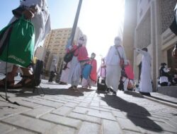 INFO HAJI 2024 – Calon Haji Tahun Ini Harus Punya Kartu Elektronik untuk Masuk Arafah, Tanpanya Dilarang