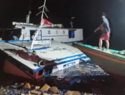 Kapal Bermuatan Sembako Tenggelam di Perairan Kepulauan Meranti
