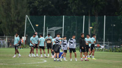 Latihan timnas Indonsia hadapi Irak dan FIlipina