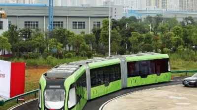 kereta otonom