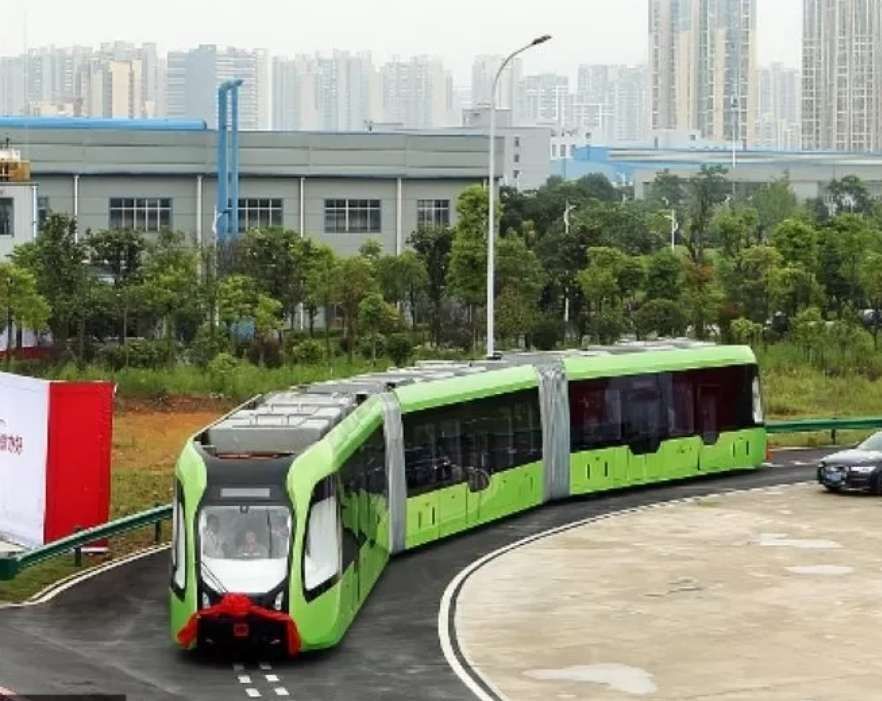 kereta otonom
