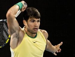 TENIS FRENCH OPEN — Alcaraz Kembali Jumpa Tsitsipas di Perempat Final