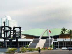 Jadilah Dewan Terhormat yang Dipuji, Bukan Caci Maki