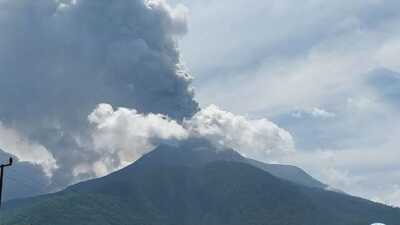 Gunung Lewatobi Laki-laki