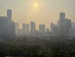 Kualitas Udara Jakarta Pada Hari Bhayangkara ke-78, Terburuk Ke-5 di Dunia, Dianjurkan Pakai Masker